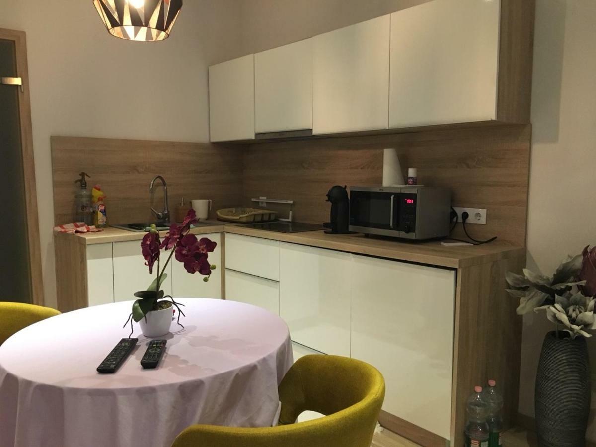 Hunyadi Apartman Szekszárd Exteriör bild