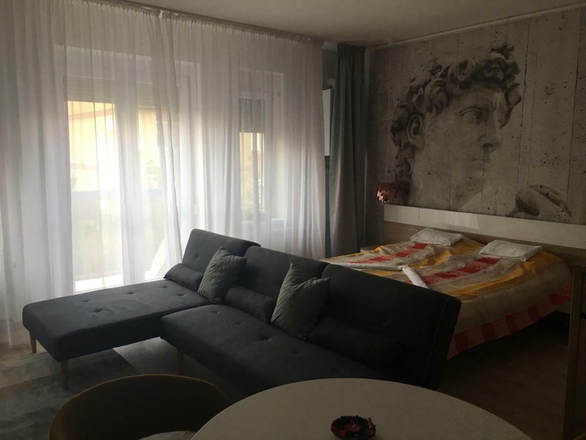 Hunyadi Apartman Szekszárd Exteriör bild