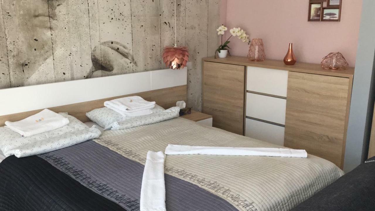 Hunyadi Apartman Szekszárd Exteriör bild