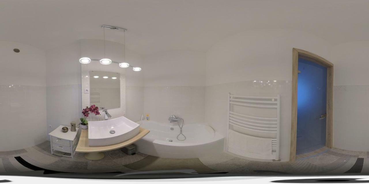 Hunyadi Apartman Szekszárd Exteriör bild